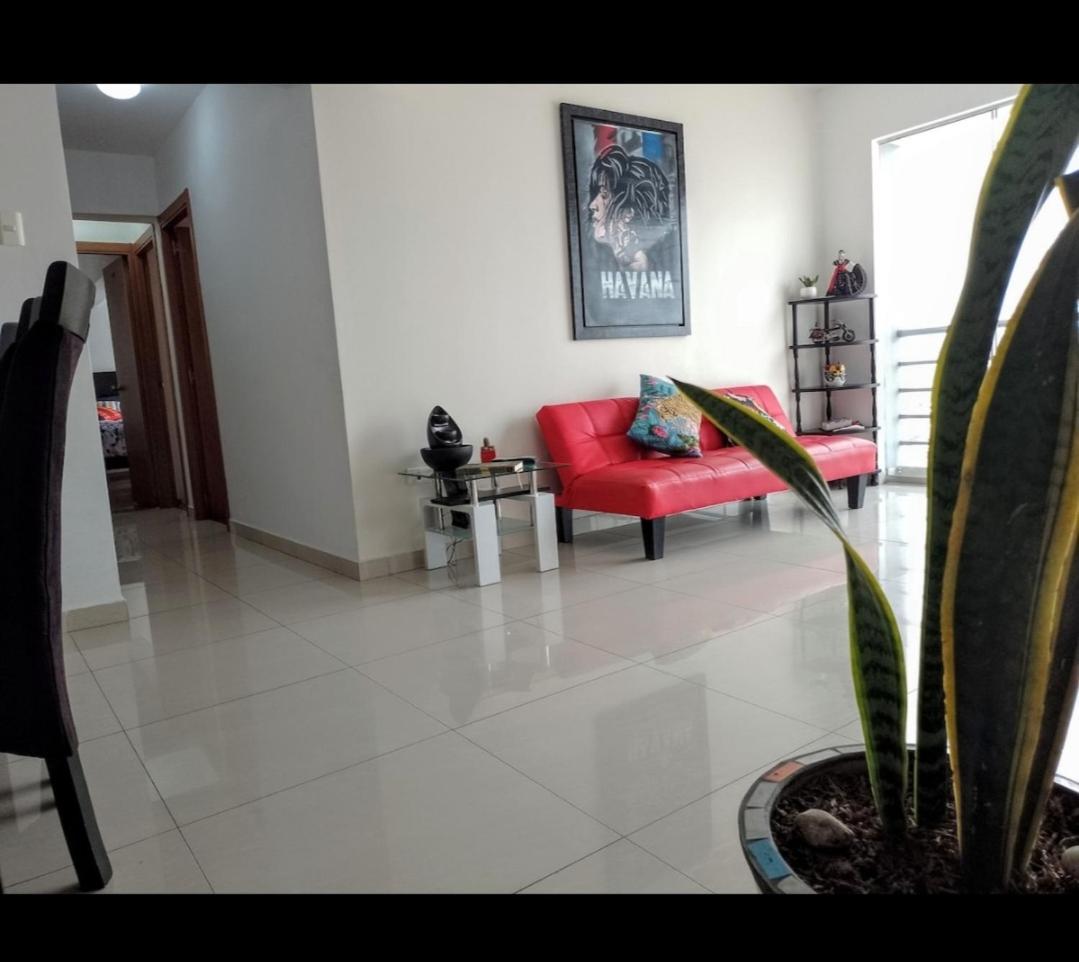 En El Centro Con Cochera Trujillo Ngoại thất bức ảnh